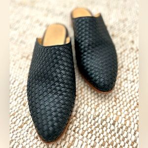 Nisolo Ama Mule, black